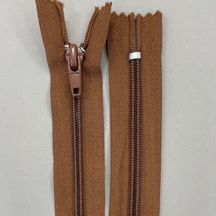 Spiralinis užtrauktukas "Garstyčių spalvos", 20 cm — siuvimo užtrauktukai | Trys Pelėdos