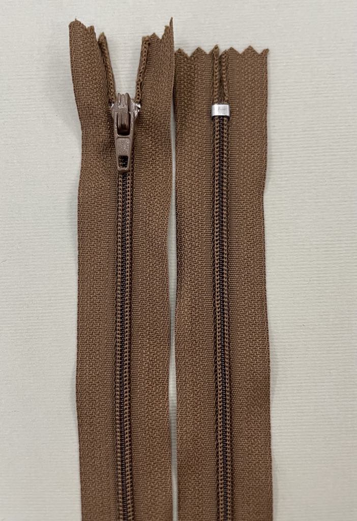 Spiralinis užtrauktukas "Rudas", 18 cm — siuvimo užtrauktukai | Trys Pelėdos
