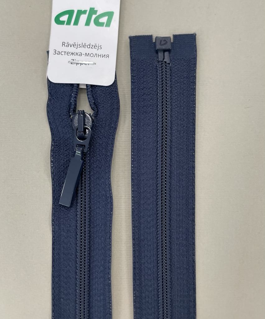 Spiralinis užtrauktukas "Tamsi mėlyna", 75 cm Spiralinis užtrauktukas "Tamsi mėlyna", 75 cm — siuvimo užtrauktukai | Trys Pelėdos