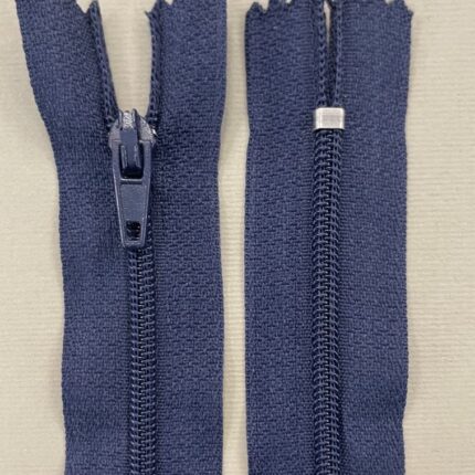 Spiralinis užtrauktukas "Tamsiai mėlynas", 10 cm — siuvimo užtrauktukai | Trys Pelėdos