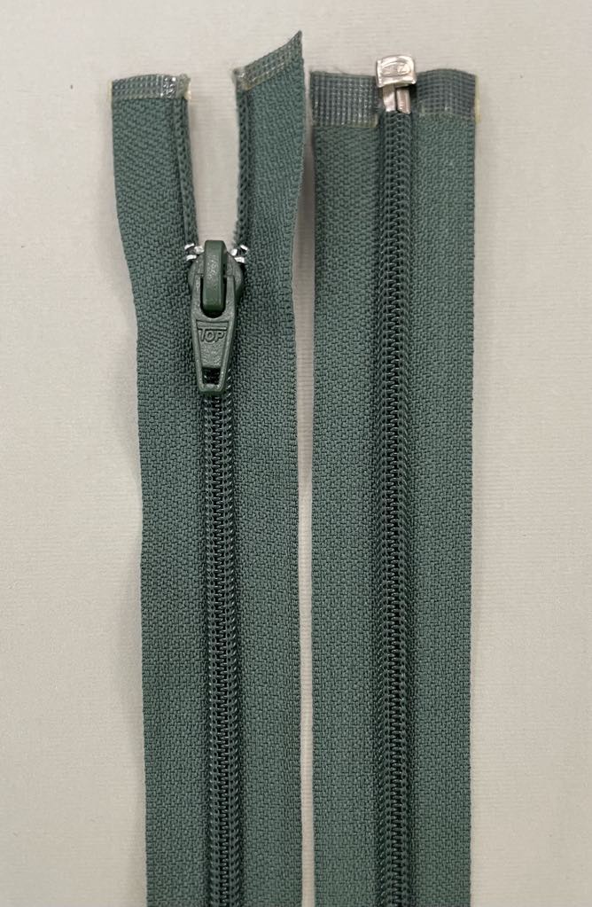 Spiralinis užtrauktukas "Tamsiai žalias", 80 cm Spiralinis užtrauktukas "Tamsiai žalias", 80 cm — siuvimo užtrauktukai | Trys Pelėdos