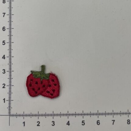 Prisiuvama Termoaplikacija Dvi braškytės