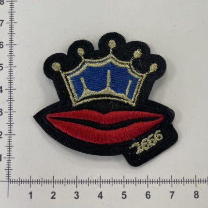 Prisiuvama Termoaplikacija Lūpos su karūna