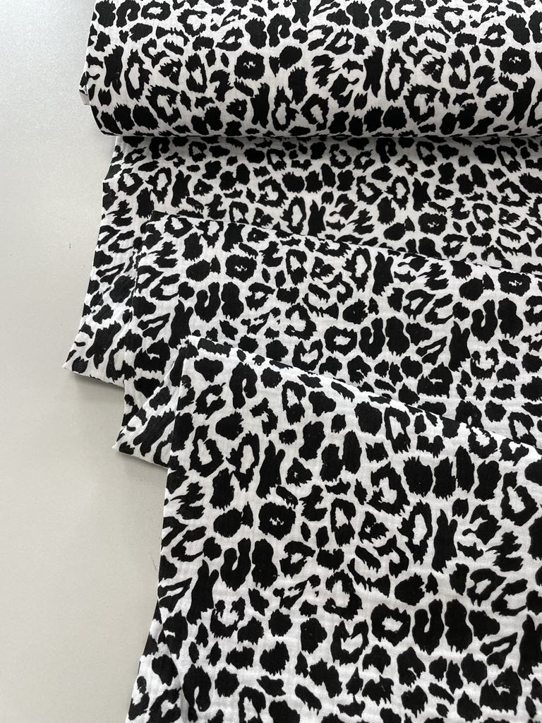 Medvilninis double gauze muslinas Leopardas baltas
