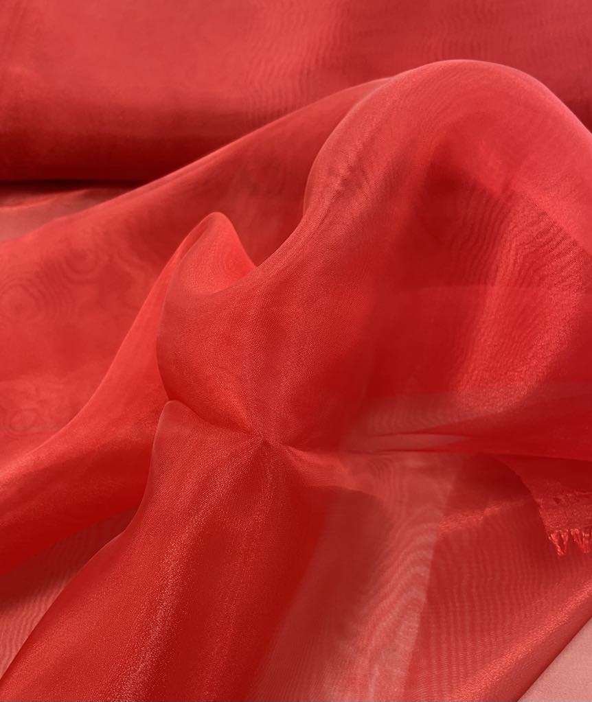 Organza Raudona 01 Organza Raudona 01