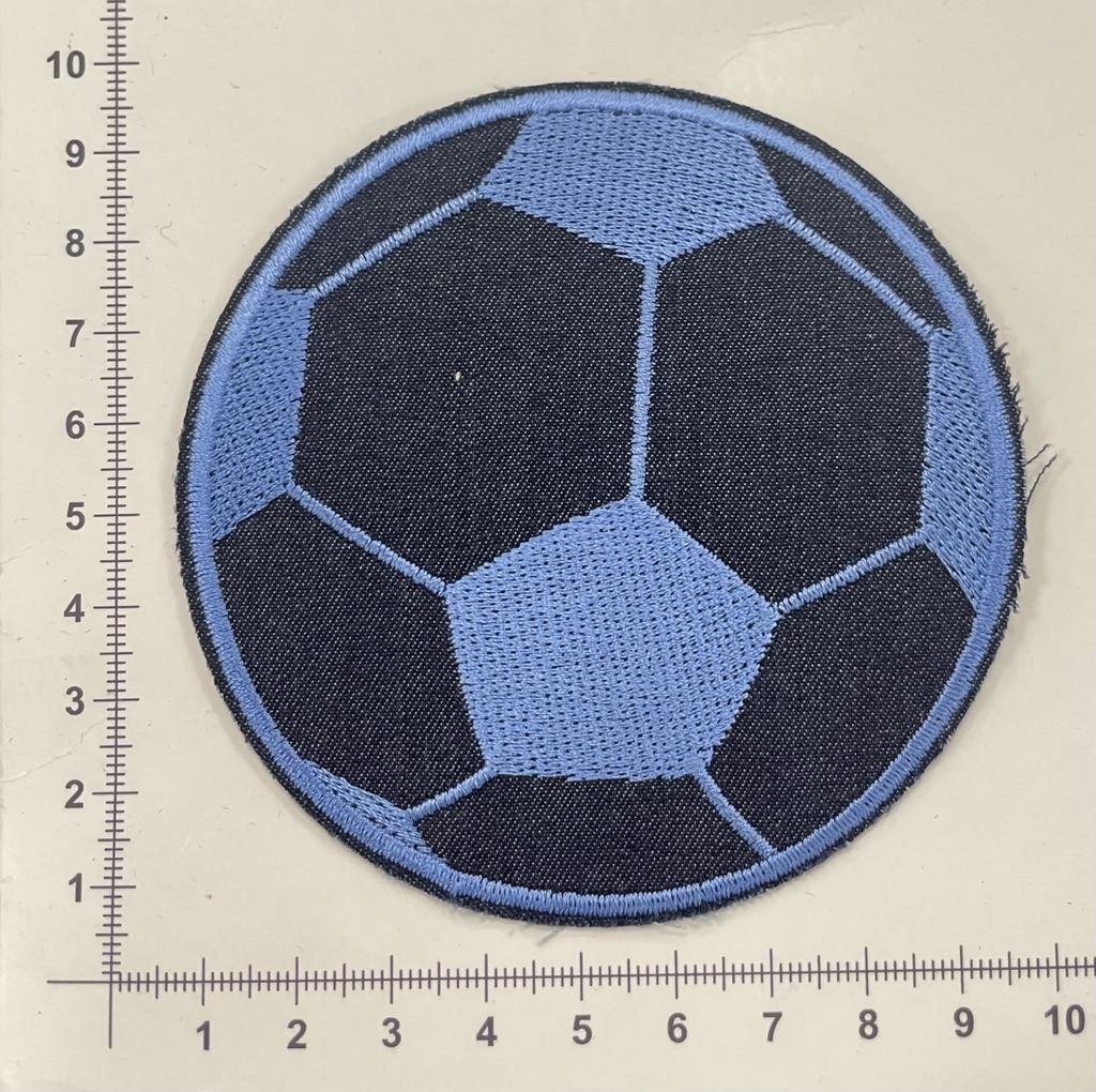 Prisiuvama Termoaplikacija Futbolo kamuolys Šviesiai Mėlynas Prisiuvama Termoaplikacija Futbolo kamuolys Šviesiai Mėlynas — siuvimo aplikacijos | Trys Pelėdos