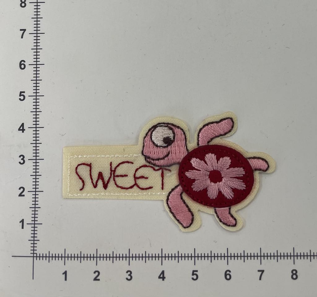 Prisiuvama Termoaplikacija Sweet vėžliukas rožinis Prisiuvama Termoaplikacija Sweet vėžliukas rožinis — siuvimo aplikacijos | Trys Pelėdos