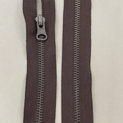 Metalinis išsegamas užtrauktukas "Rudas", 60 cm — siuvimo užtrauktukai | Trys Pelėdos