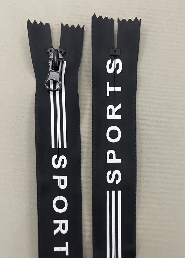 Paslėptas vandeniui atsparus užtrauktukas "Sports", 16 cm Paslėptas vandeniui atsparus užtrauktukas "Sports", 16 cm — siuvimo užtrauktukai | Trys Pelėdos