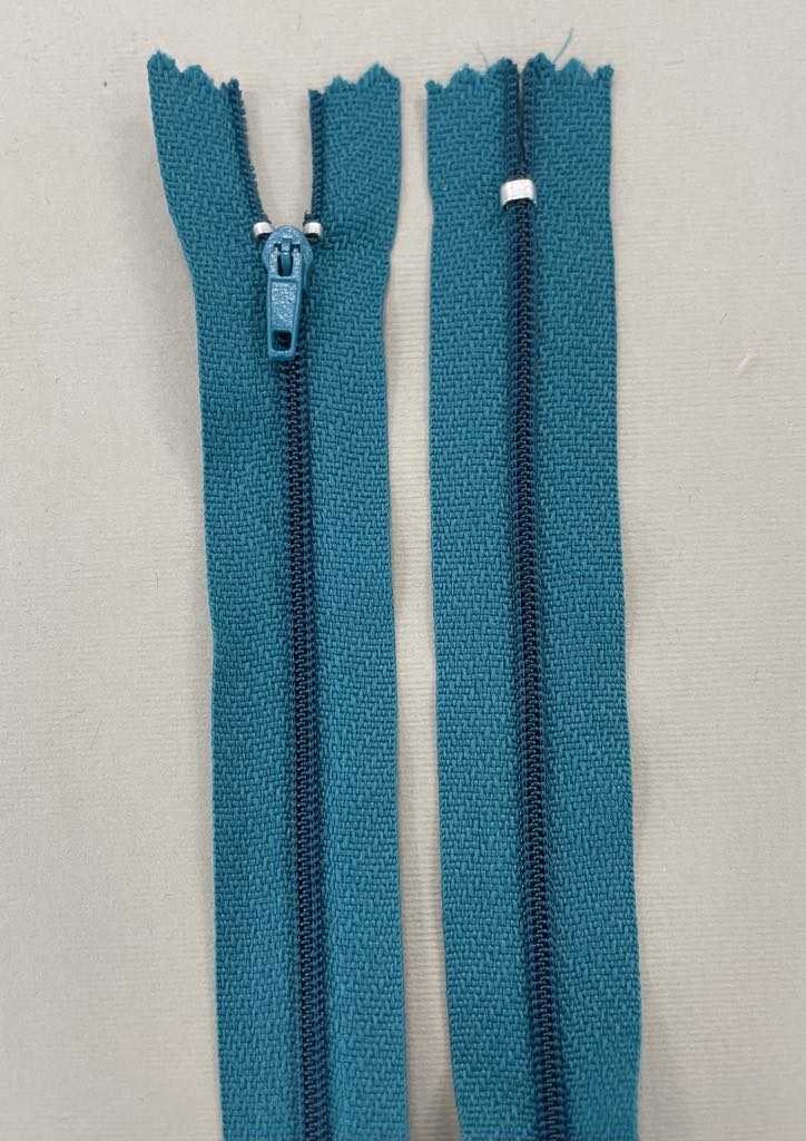 Spiralinis fiksuojamas užtrauktukas "Smaragdo", 14 cm — siuvimo užtrauktukai | Trys Pelėdos