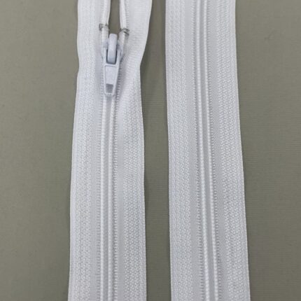 Spiralinis išsegamas užtrauktukas "Baltas", 30 cm — siuvimo užtrauktukai | Trys Pelėdos