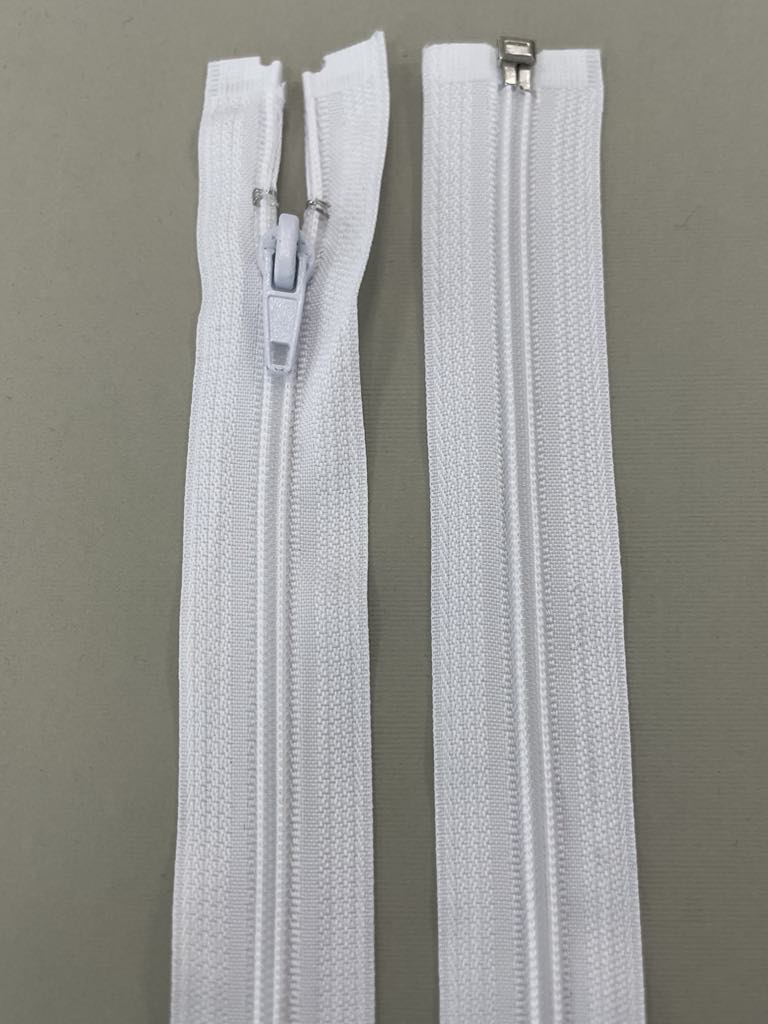 Spiralinis išsegamas užtrauktukas "Baltas", 30 cm Spiralinis išsegamas užtrauktukas "Baltas", 30 cm — siuvimo užtrauktukai | Trys Pelėdos