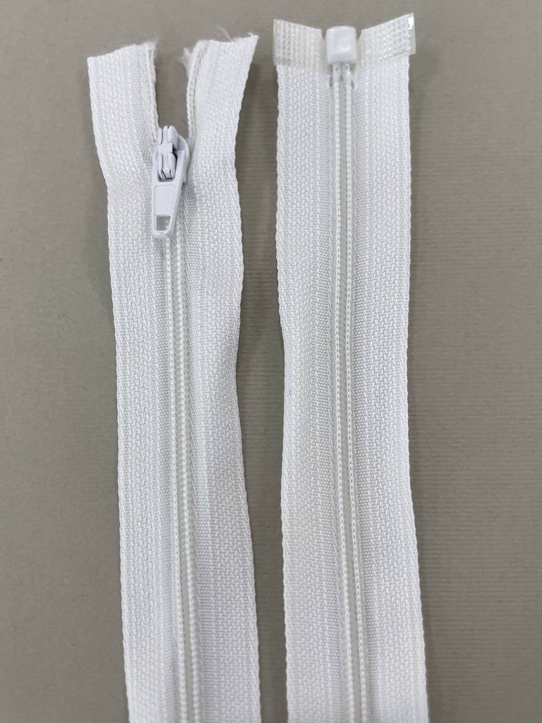 Spiralinis išsegamas užtrauktukas "Baltas", 45 cm Spiralinis išsegamas užtrauktukas "Baltas", 45 cm — siuvimo užtrauktukai | Trys Pelėdos