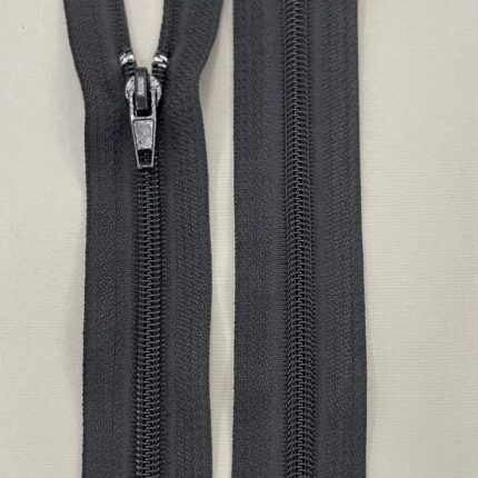 Spiralinis išsegamas užtrauktukas "Juodas", 30 cm — siuvimo užtrauktukai | Trys Pelėdos