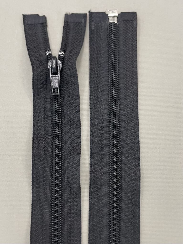 Spiralinis išsegamas užtrauktukas "Juodas", 30 cm — siuvimo užtrauktukai | Trys Pelėdos