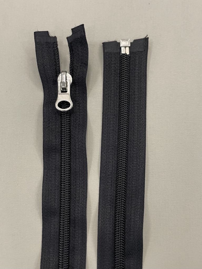 Spiralinis išsegamas užtrauktukas "Juodas" 45 cm Spiralinis išsegamas užtrauktukas "Juodas" 45 cm — siuvimo užtrauktukai | Trys Pelėdos