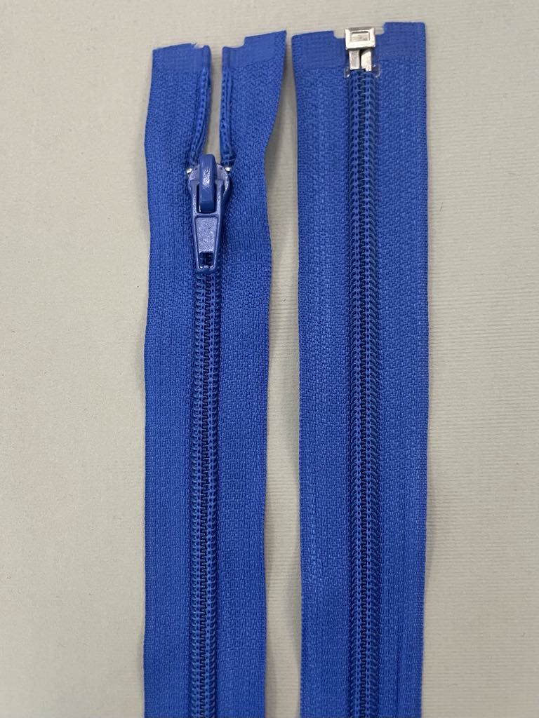 Spiralinis išsegamas užtrauktukas "Ryškiai mėlynas", 30 cm Spiralinis išsegamas užtrauktukas "Ryškiai mėlynas", 30 cm — siuvimo užtrauktukai | Trys Pelėdos