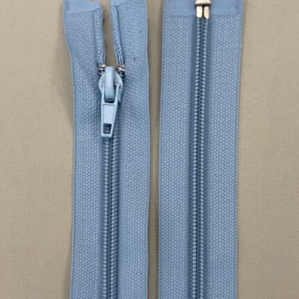 Spiralinis išsegamas užtrauktukas "Žydras", 35 cm — siuvimo užtrauktukai | Trys Pelėdos