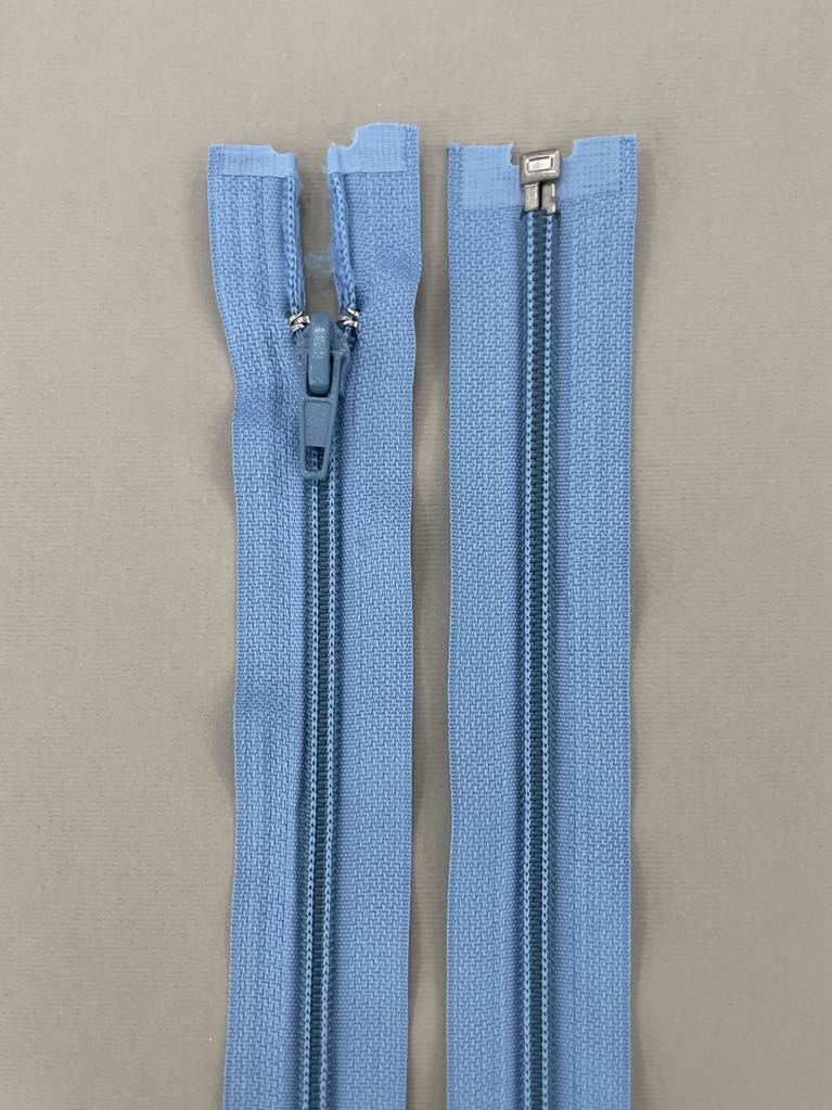 Spiralinis išsegamas užtrauktukas "Žydras", 55 cm — siuvimo užtrauktukai | Trys Pelėdos