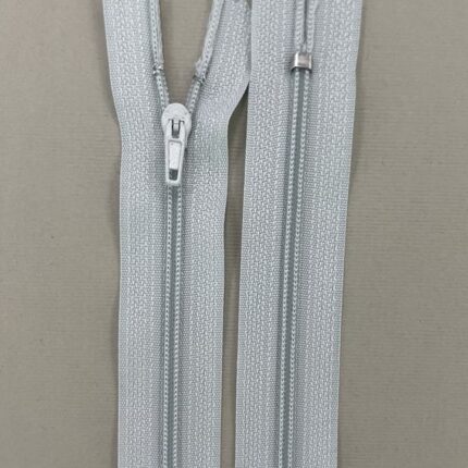 Spiralinis neišsegamas užtrauktukas "Šviesiai pilkas", 50 cm — siuvimo užtrauktukai | Trys Pelėdos