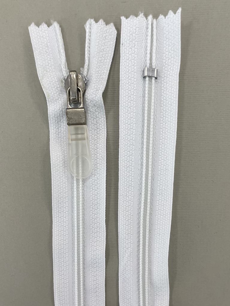 Spiralinis užtrauktukas "Baltas", 16 cm Spiralinis užtrauktukas "Baltas", 16 cm — siuvimo užtrauktukai | Trys Pelėdos