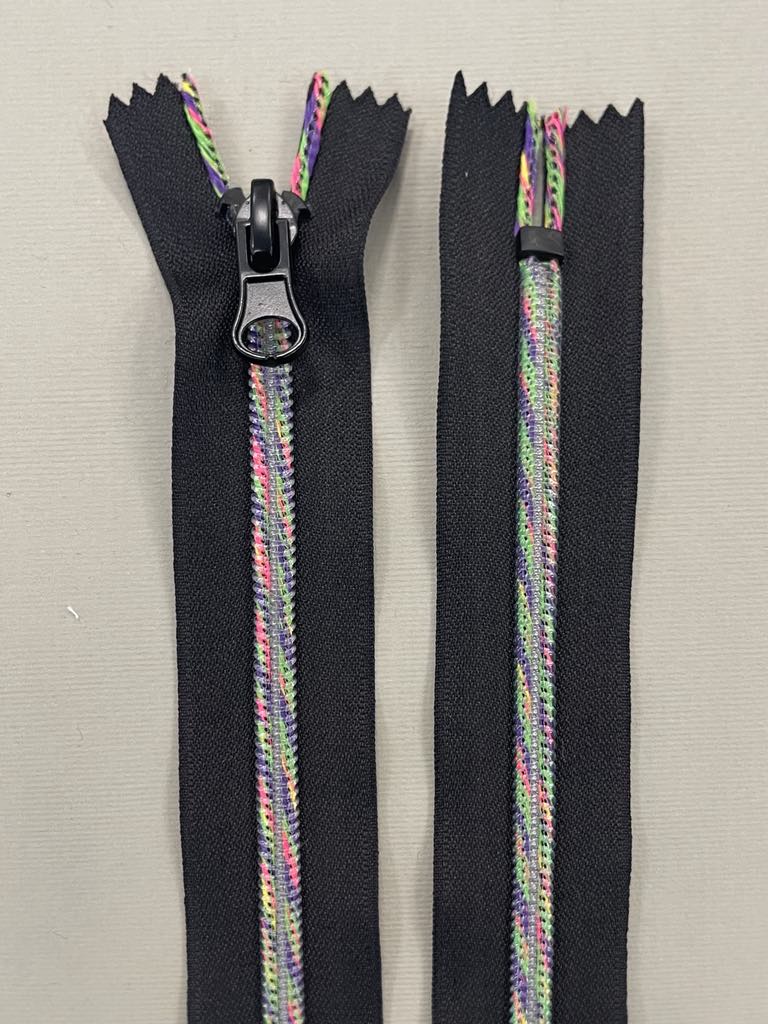 Spiralinis užtrauktukas "Juodas/spalvotas", 16 cm — siuvimo užtrauktukai | Trys Pelėdos