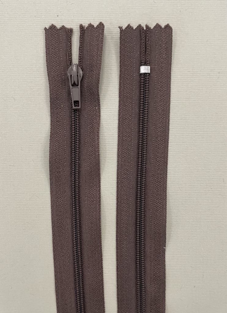 Spiralinis užtrauktukas "Rudas", 14 cm — siuvimo užtrauktukai | Trys Pelėdos