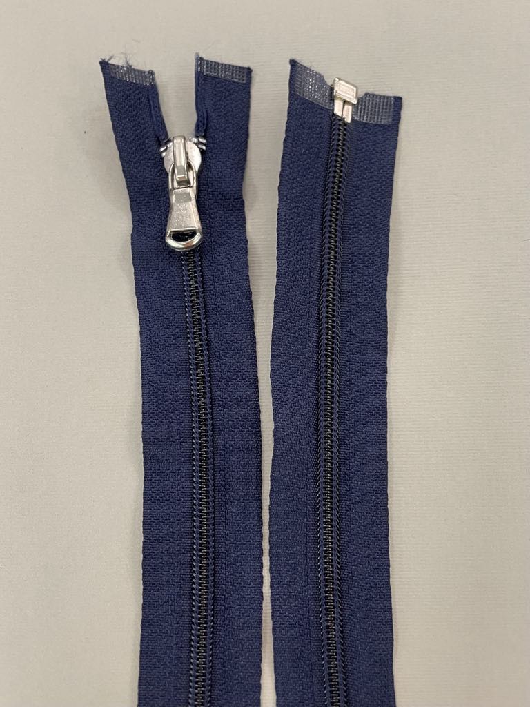 Spiralinis užtrauktukas "Tamsiai mėlynas", 65 cm Spiralinis užtrauktukas "Tamsiai mėlynas", 65 cm — siuvimo užtrauktukai | Trys Pelėdos