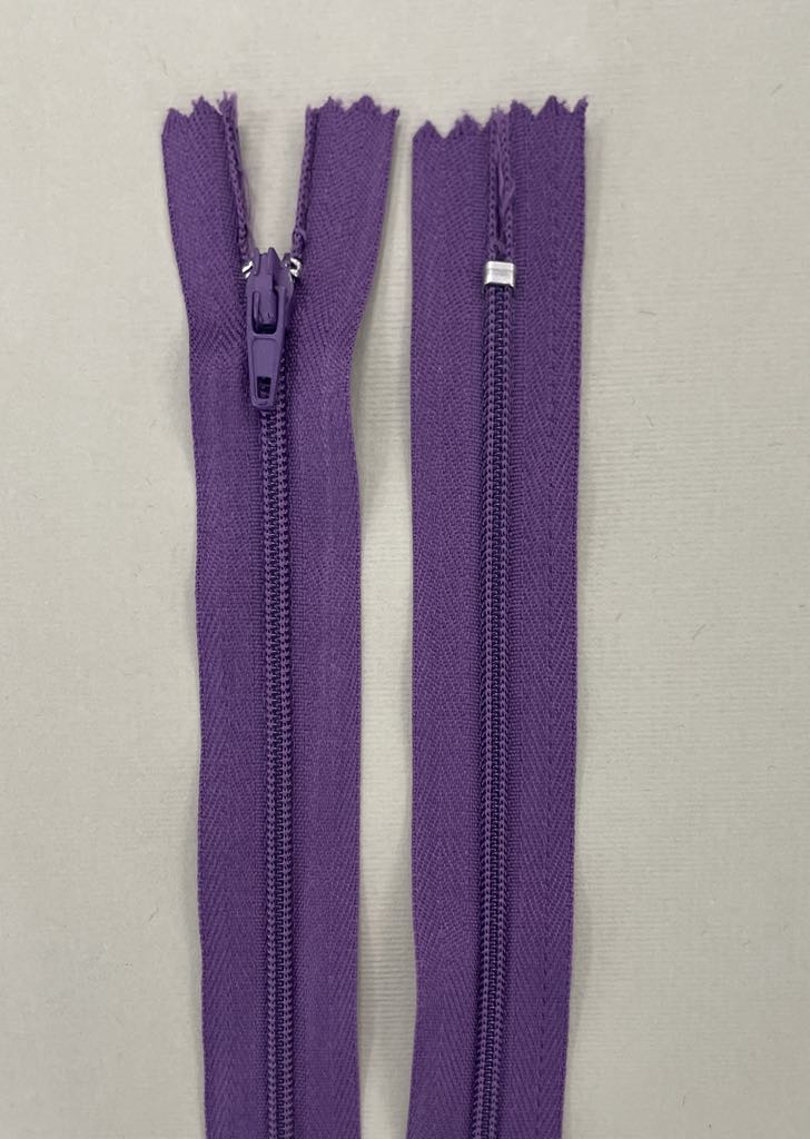 Spiralinis užtrauktukas "Violetinis", 16 cm Spiralinis užtrauktukas "Violetinis", 16 cm — siuvimo užtrauktukai | Trys Pelėdos