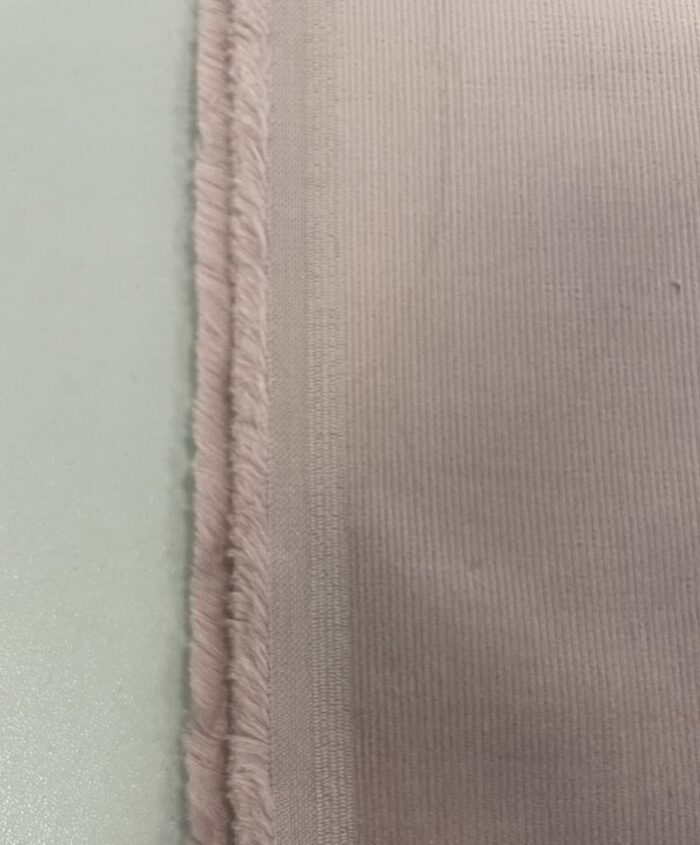 Smulkus velvetas Pelenų rožė