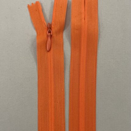Paslėptas užtrauktukas "Oranžinis", 60 cm — siuvimo užtrauktukai | Trys Pelėdos