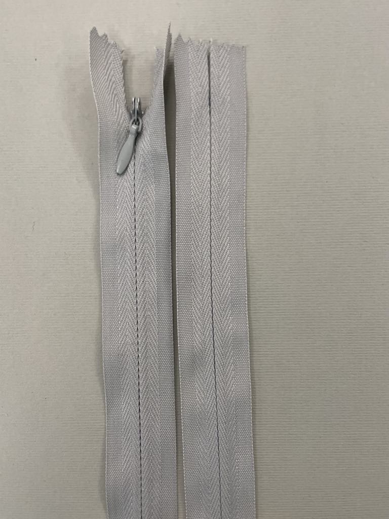 Paslėptas užtrauktukas "Smėlinis", 60 cm — siuvimo užtrauktukai | Trys Pelėdos