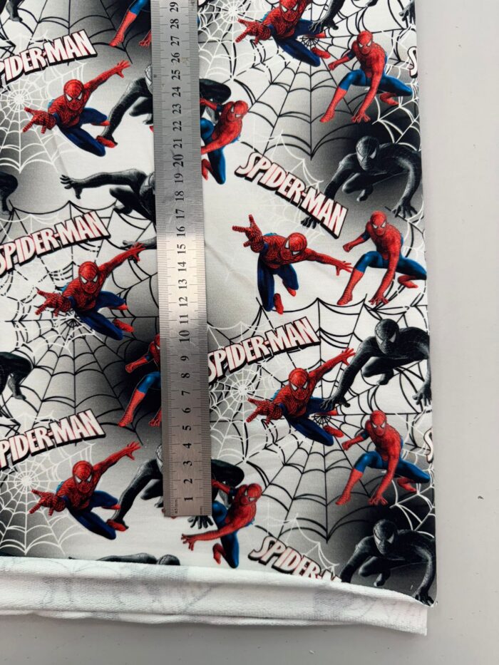 Kilpinis, skaitmeninės spaudos trikotažas Spiderman pilkas fonas