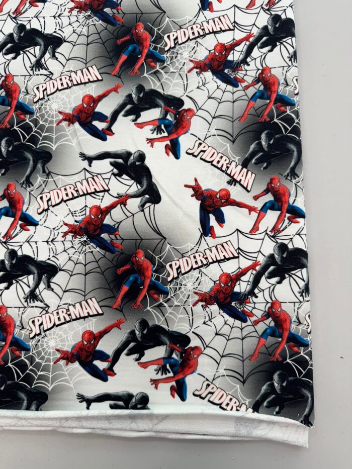 Kilpinis, skaitmeninės spaudos trikotažas Spiderman pilkas fonas