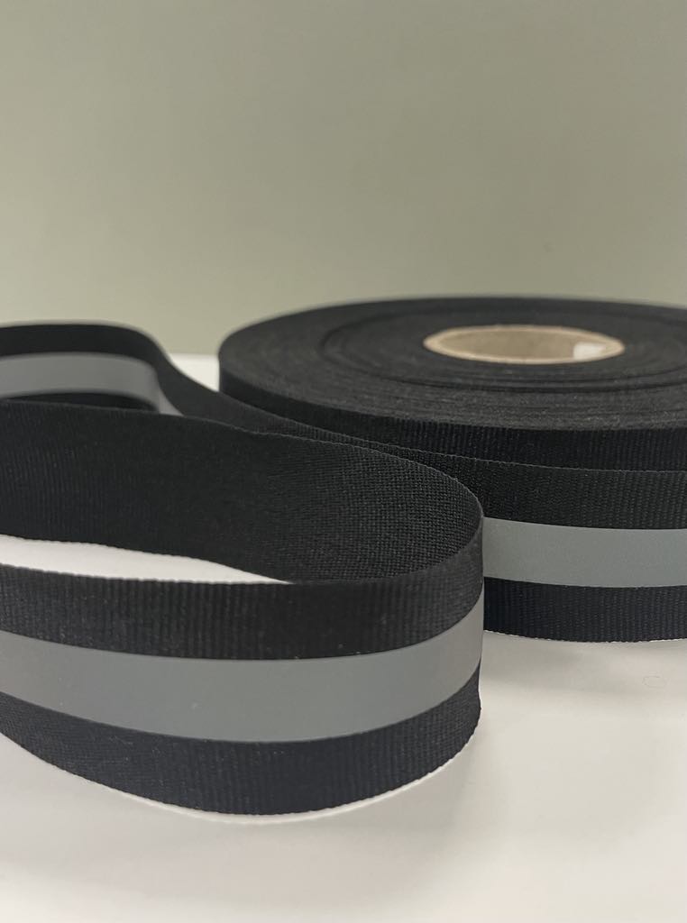 Šviesą atspindinti juostelė, 30 mm — siuvimo juostelė | Trys Pelėdos