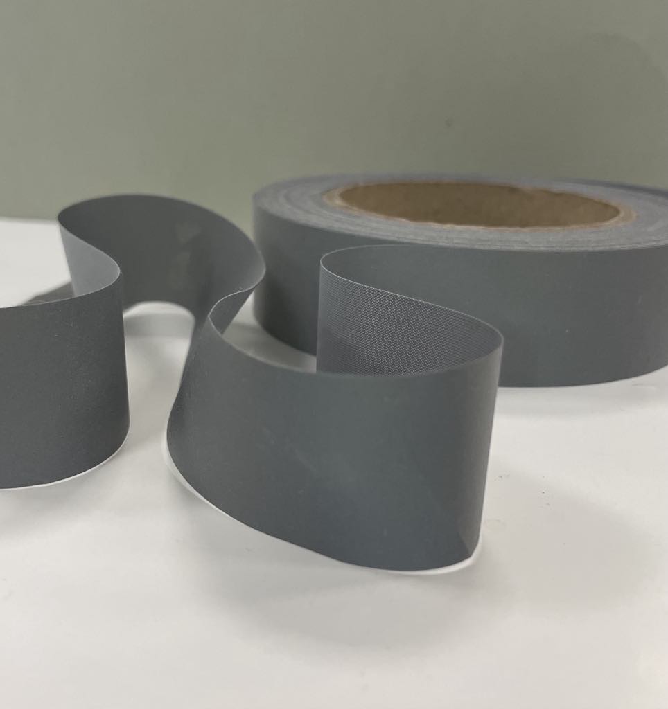 Šviesą atspindinti juostelė, 30 mm — siuvimo juostelė | Trys Pelėdos