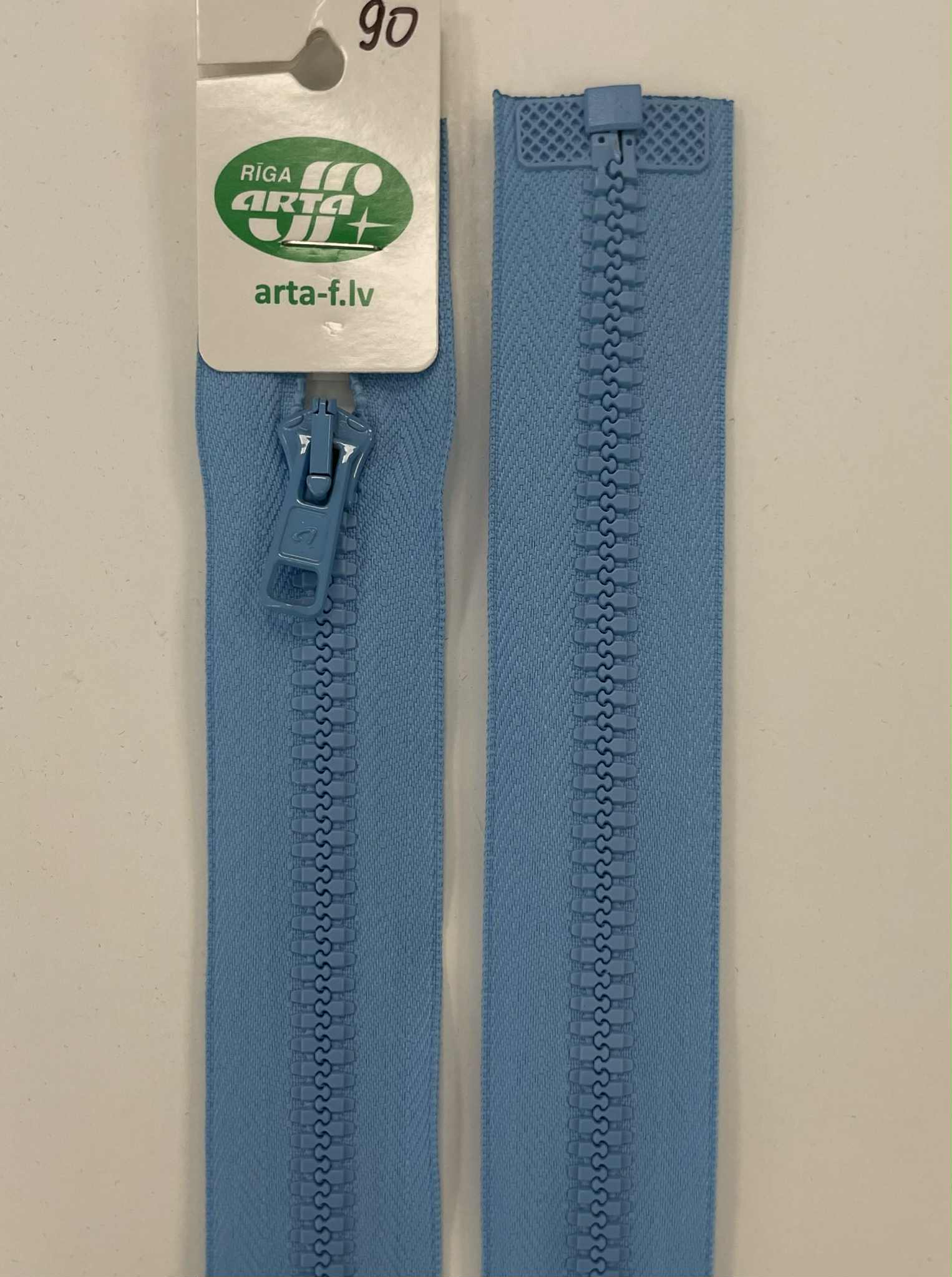 Išsegamas užtrauktukas Žydras, 90 cm Išsegamas užtrauktukas Žydras, 90 cm — siuvimo užtrauktukai | Trys Pelėdos