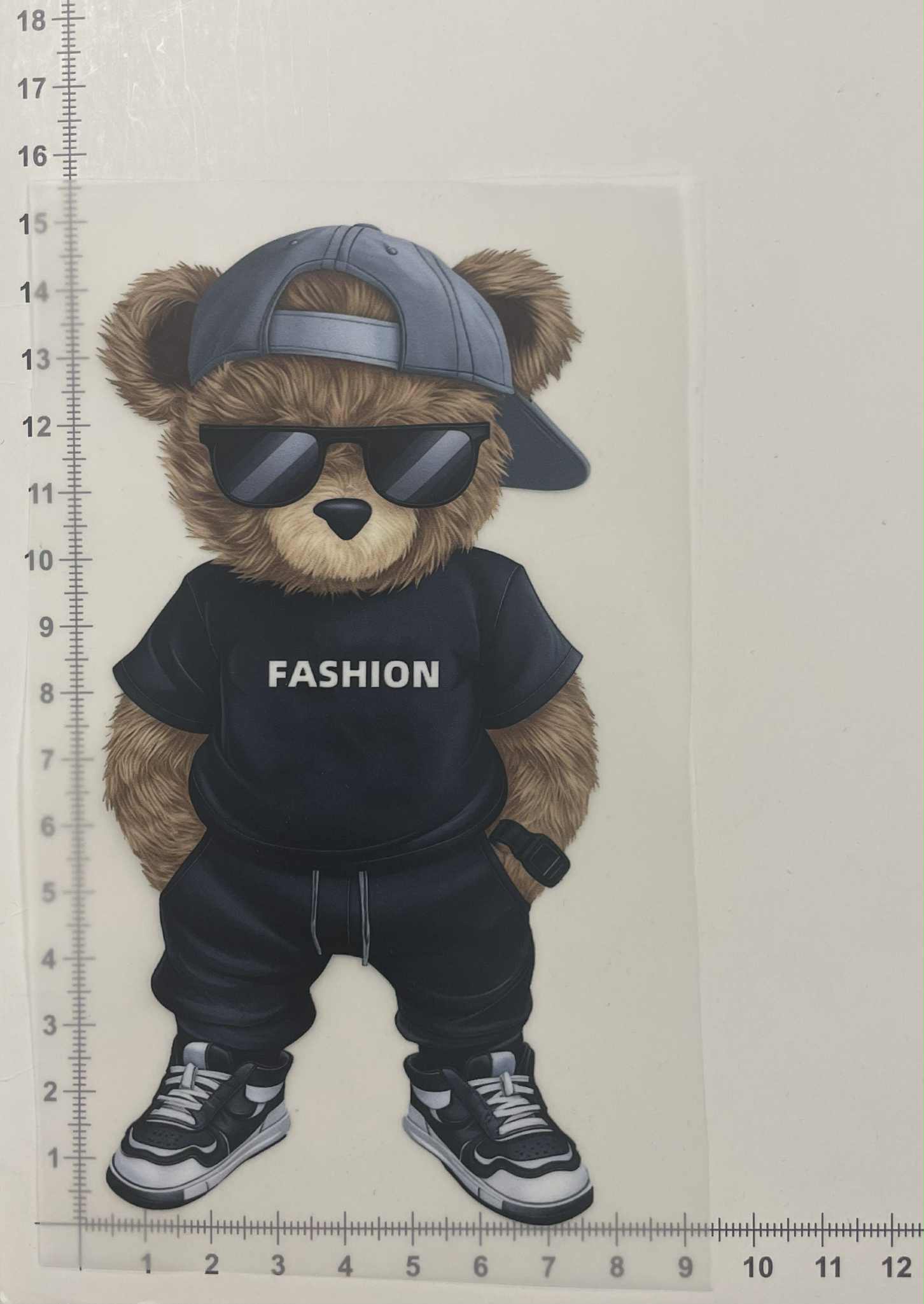 Termoaplikacija Meškiukas Fashion Termoaplikacija Meškiukas Fashion — siuvimo aplikacijos | Trys Pelėdos
