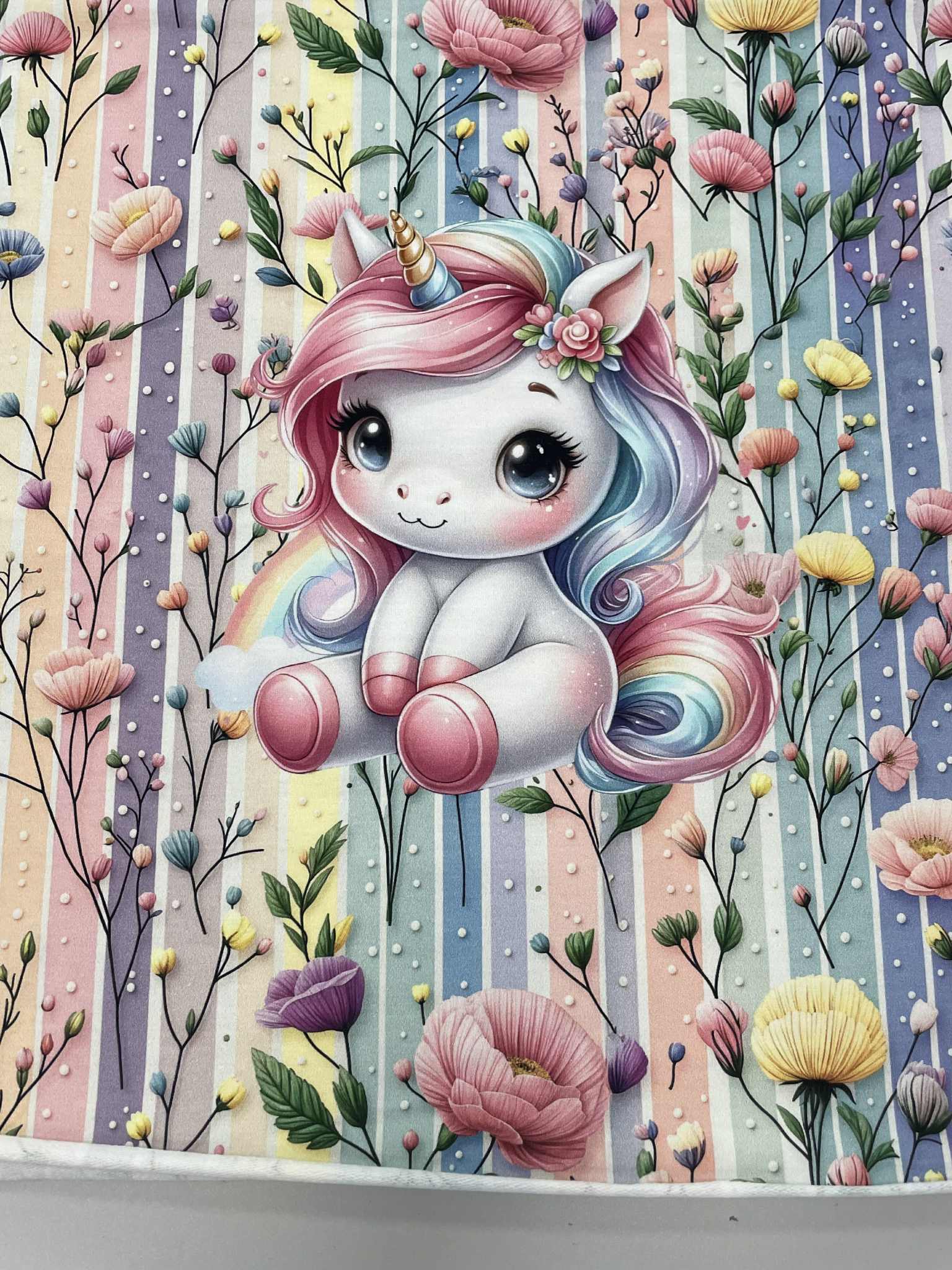 Kilpinio, skaitmeninės spaudos trikotažo panelė Vienaragis Kilpinio, skaitmeninės spaudos trikotažo panelė Vienaragis