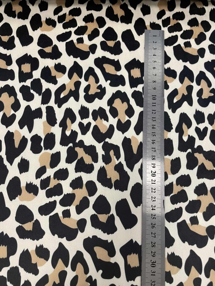 Soft veliūras su skaitmennine spauda Leopardo raštas