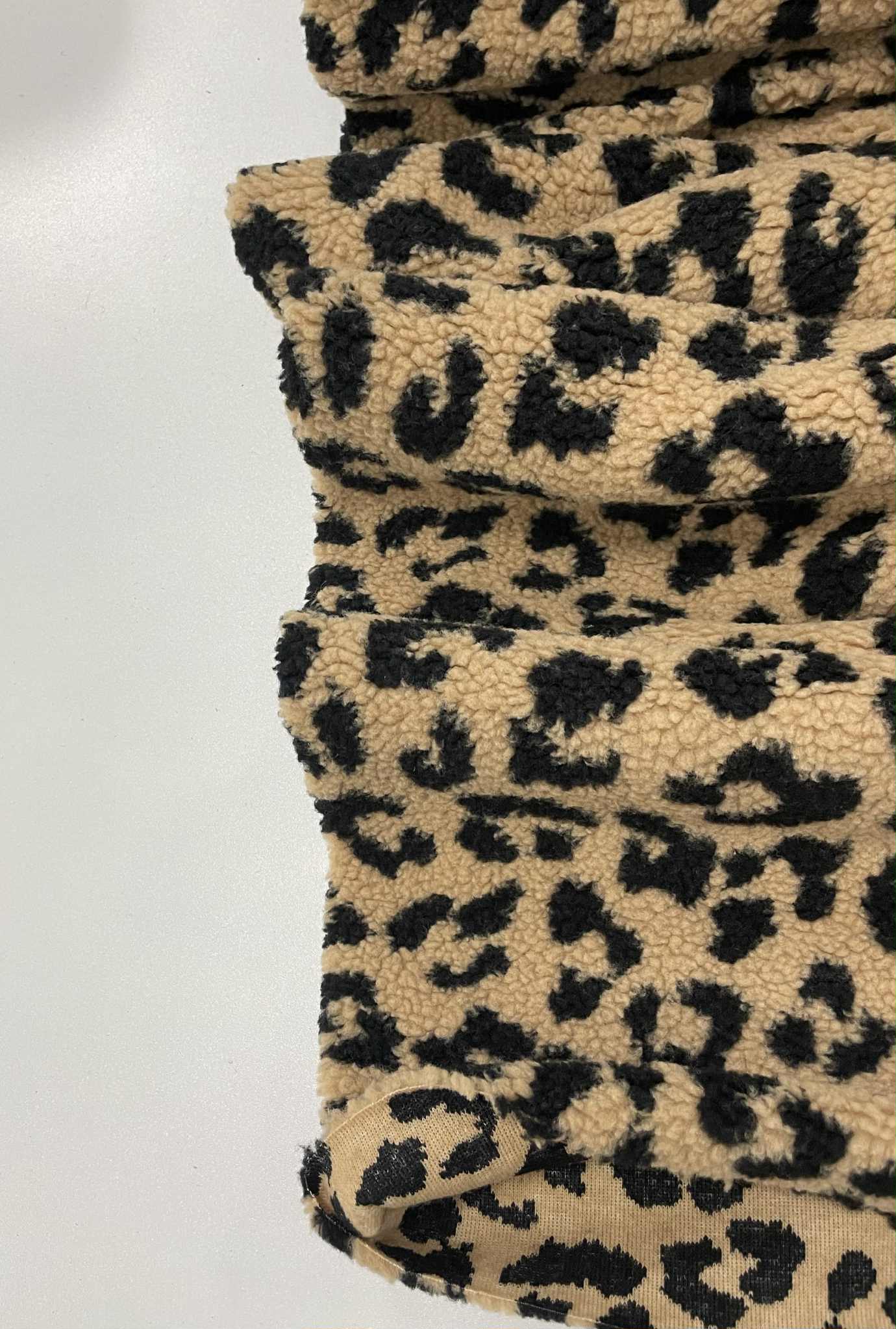 Teddy medžiaga Leopardinis Teddy medžiaga Leopardinis — Dirbtinis kailis, teddy | Trys Pelėdos