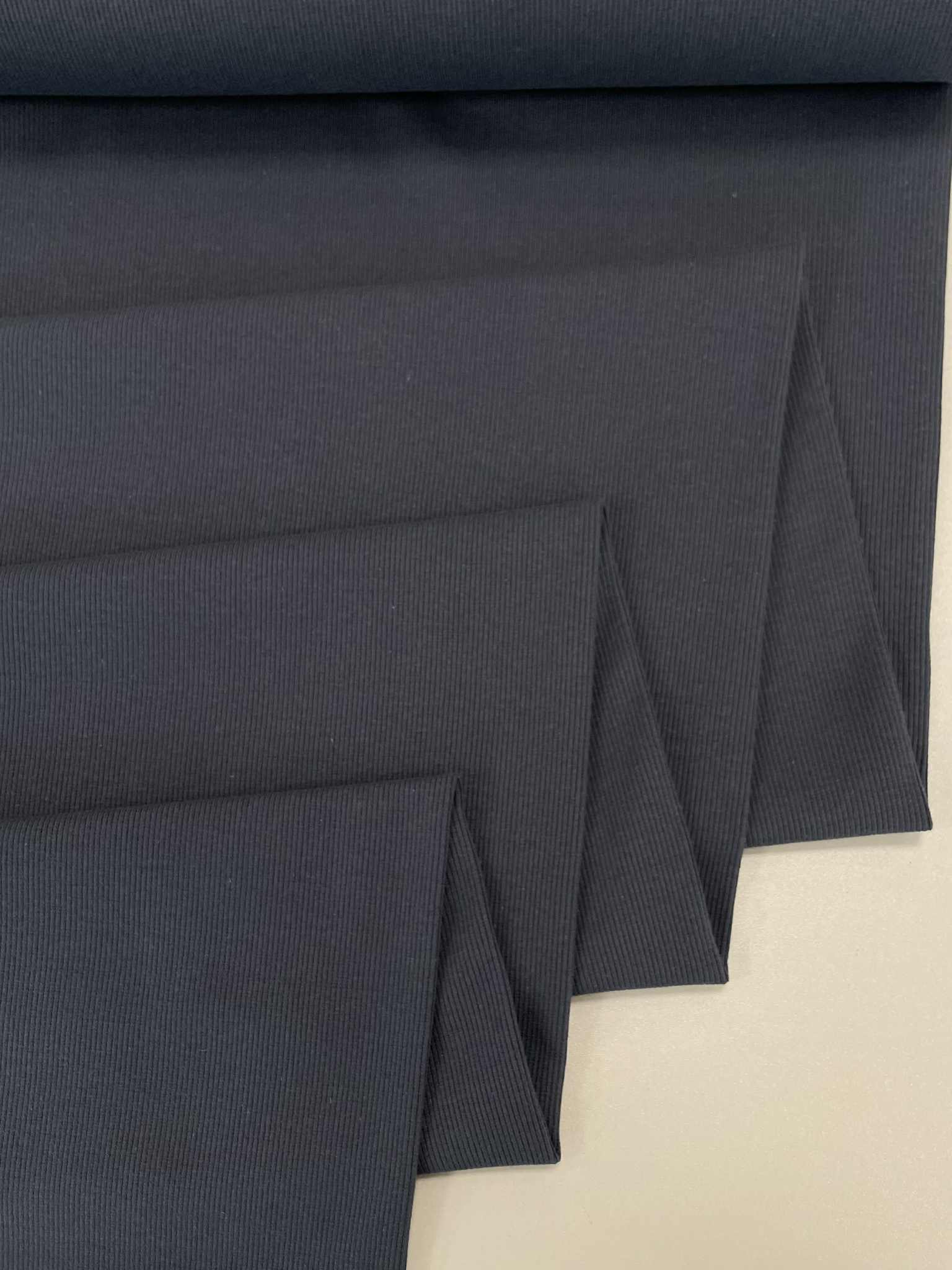 Vidutinis rib trikotažas OMBRE BLUE Vidutinis rib trikotažas OMBRE BLUE — trikotažas | Trys Pelėdos