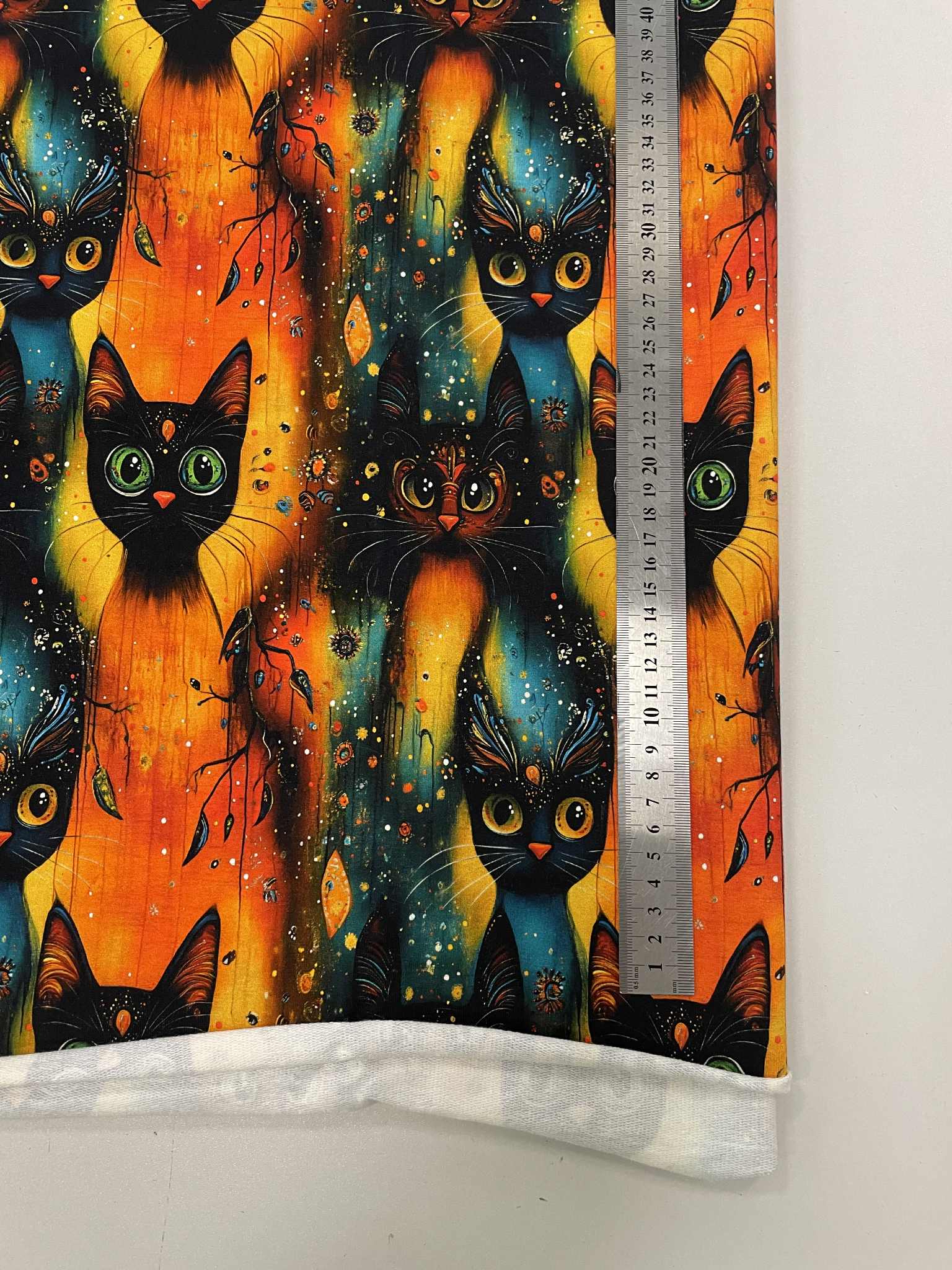 Kilpinis, skaitmeninės spaudos trikotažas Katės Kilpinis, skaitmeninės spaudos trikotažas Katės