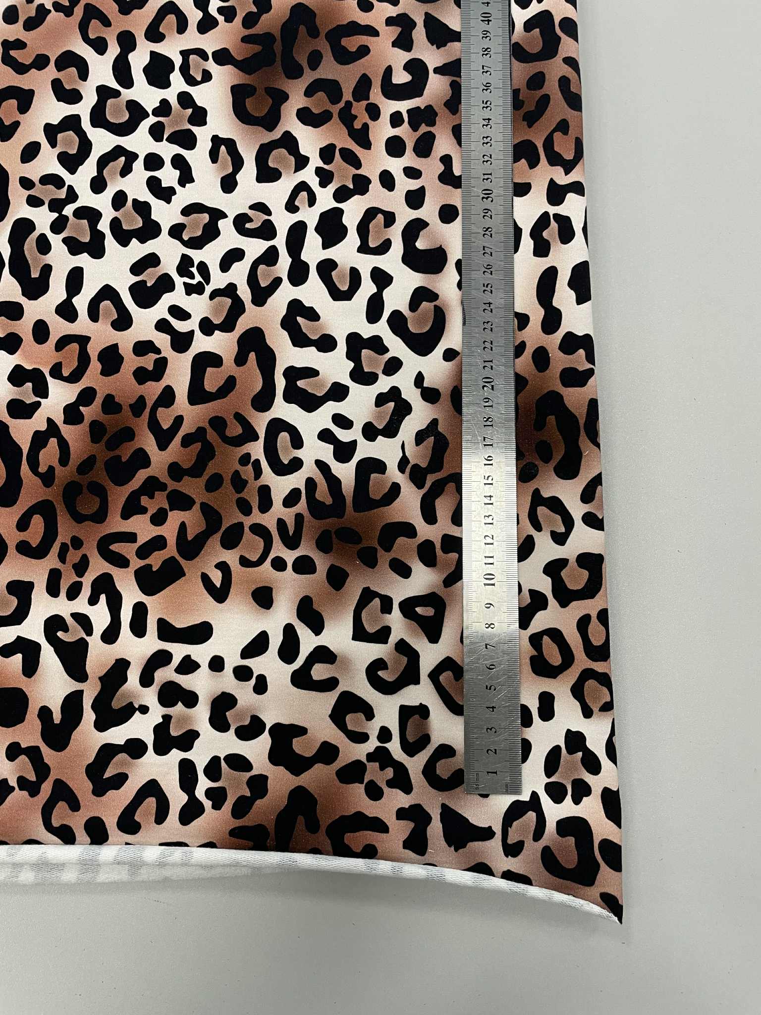 Kilpinis, skaitmeninės spaudos trikotažas Stambus Leopardinis (2 nuotr.) — trikotažas | Trys Pelėdos