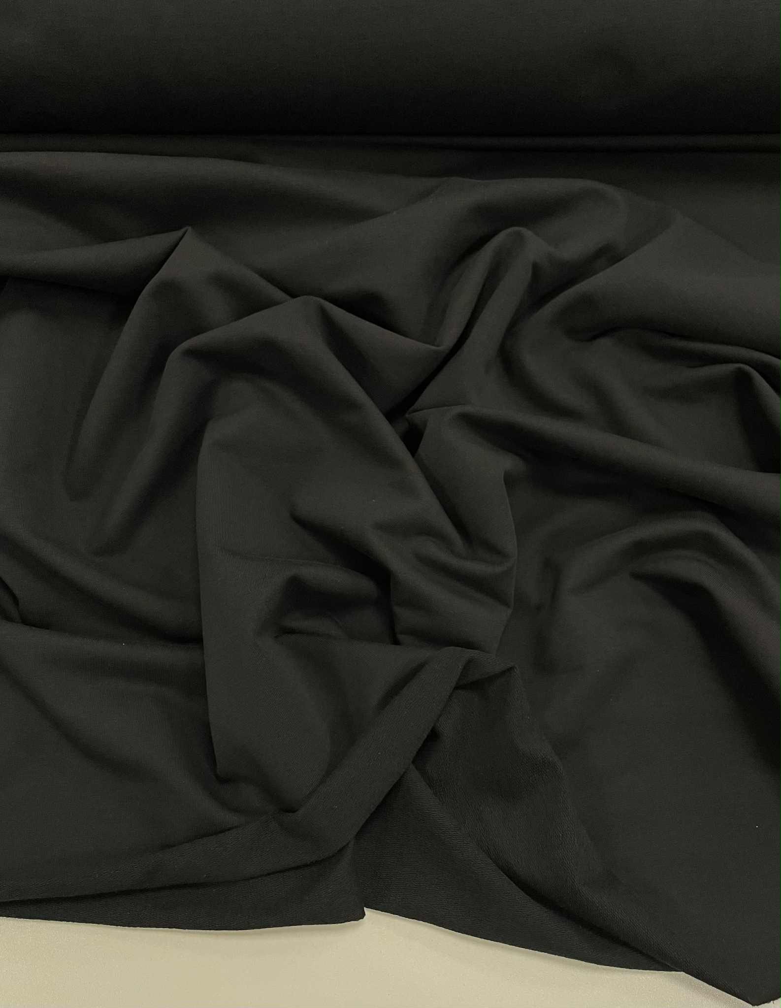 Kilpinis trikotažas DARK BLACK, 240 g/m2 Kilpinis trikotažas DARK BLACK, 240 g/m2 — trikotažas | Trys Pelėdos