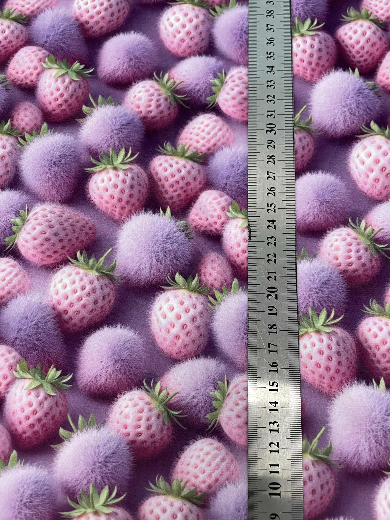 Soft veliūras su skaitmenine spauda Alyvinės braškės