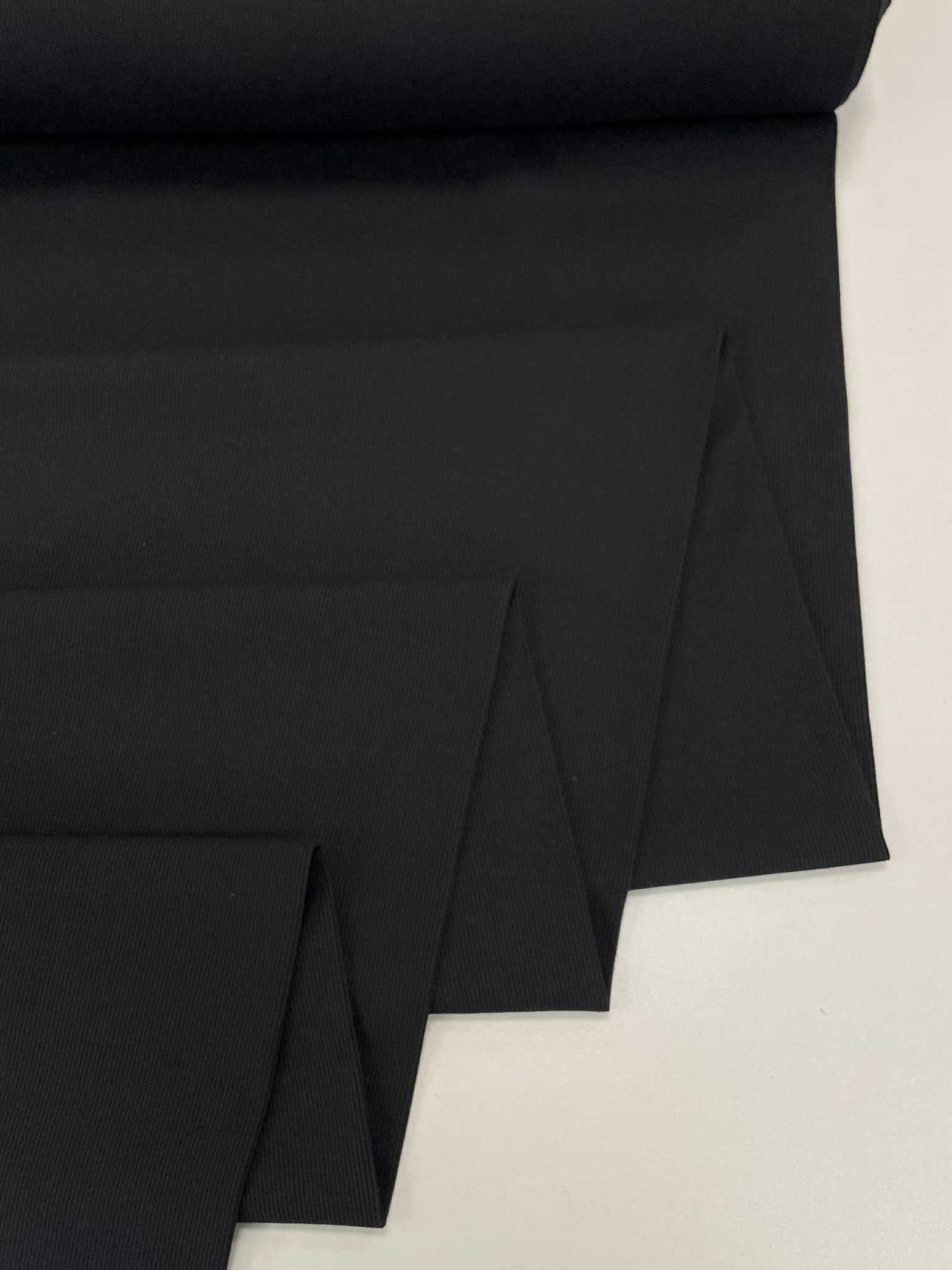 Vidutinis rib trikotažas DARK BLACK — trikotažas | Trys Pelėdos