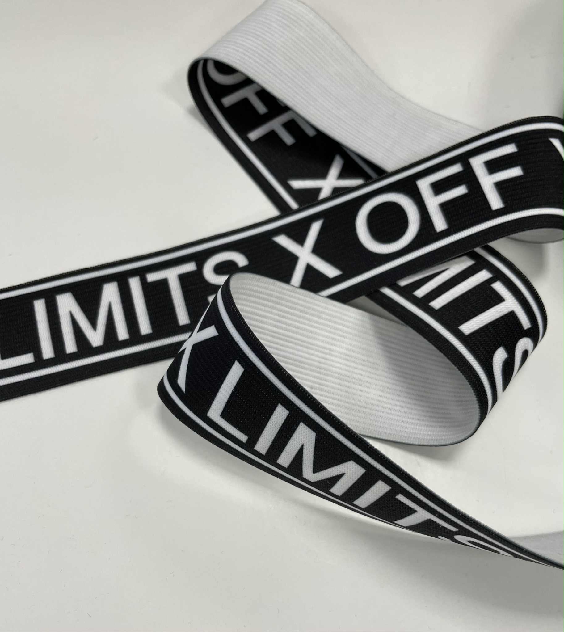 Dekoratyvinė guma 36 mm, Juoda Limits X (3 nuotr.) — trikotažas | Trys Pelėdos