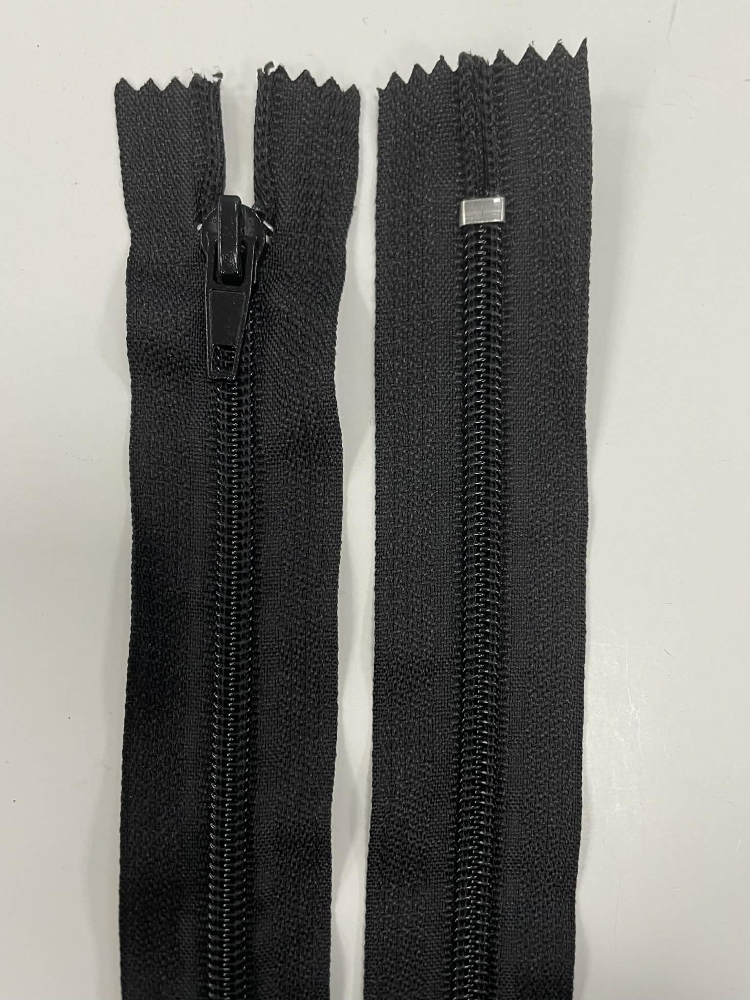 Spiralinis užtrauktukas "Juodas", 18 cm Spiralinis užtrauktukas "Juodas", 18 cm — siuvimo užtrauktukai | Trys Pelėdos