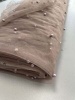 Minkštas tiulis su karoliukais Šviesiai rudas